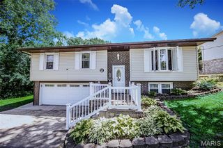 617 E Airwood Drive, Rosewood Heights, IL 62024