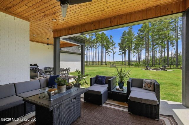 218 Lost Oak Lane, Brandon, MS 39047