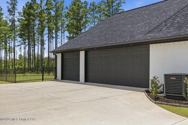 218 Lost Oak Lane, Brandon, MS 39047