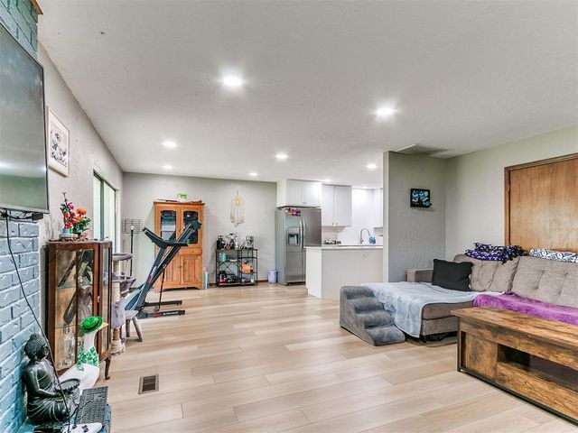 2808 Shoreridge Avenue 2810, Norman, OK 73072