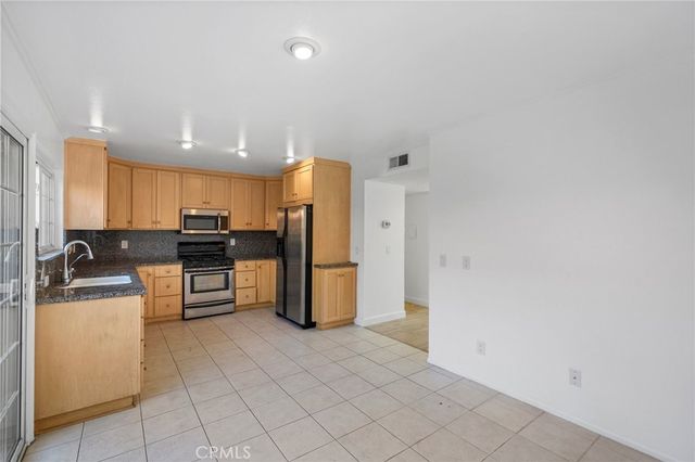 6855 Valley Circle 30, West Hills, CA 91307
