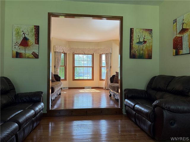 193 Meadow Spring Lane, Amherst, NY 14051