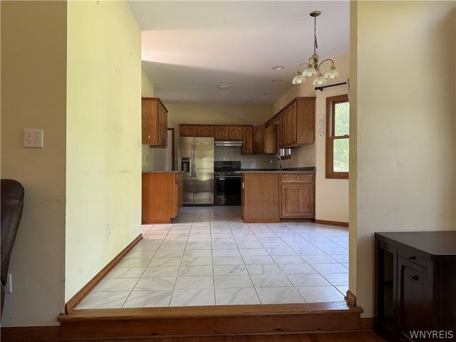 193 Meadow Spring Lane, Amherst, NY 14051