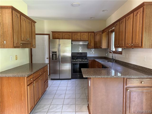 193 Meadow Spring Lane, Amherst, NY 14051