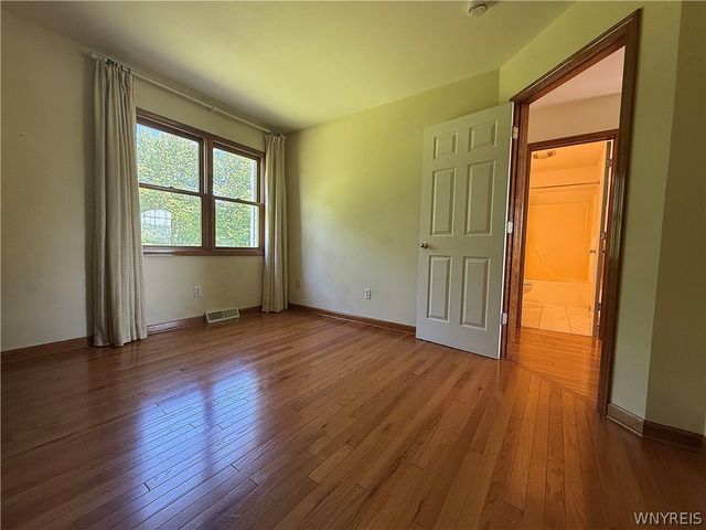 193 Meadow Spring Lane, Amherst, NY 14051