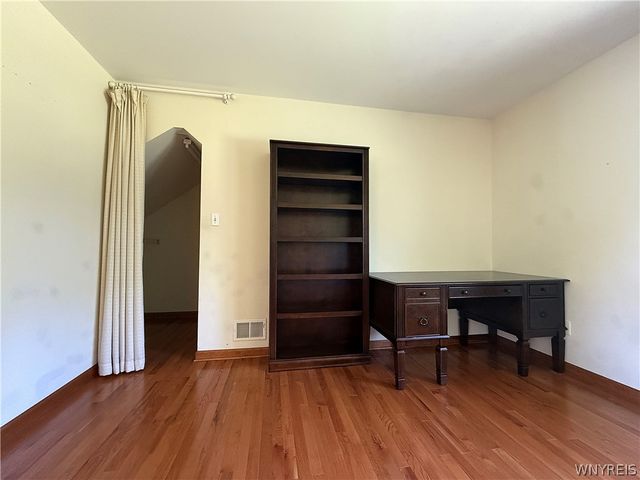193 Meadow Spring Lane, Amherst, NY 14051