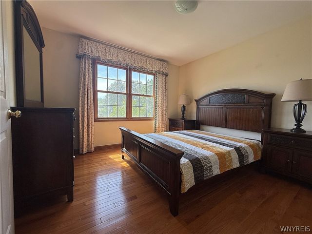 193 Meadow Spring Lane, Amherst, NY 14051