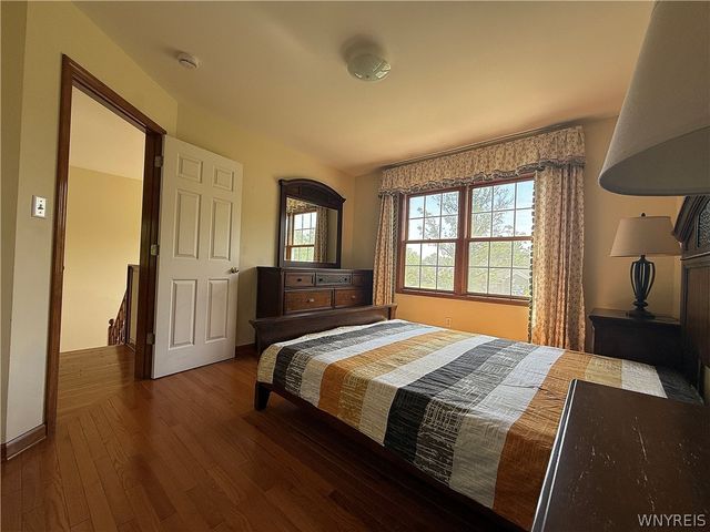 193 Meadow Spring Lane, Amherst, NY 14051