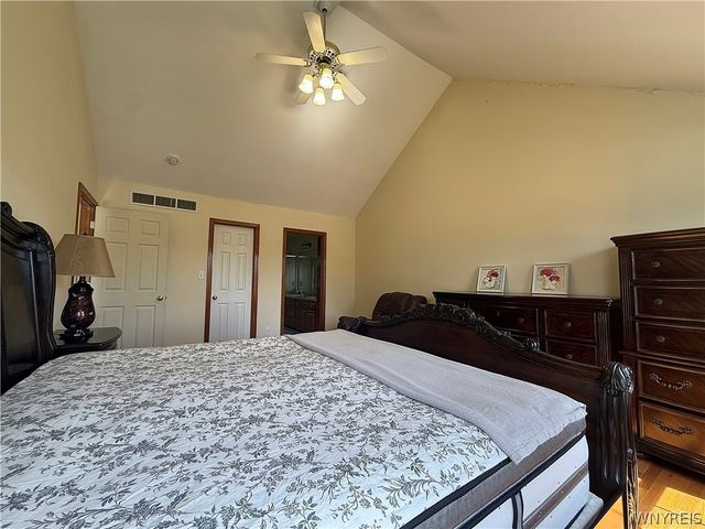 193 Meadow Spring Lane, Amherst, NY 14051