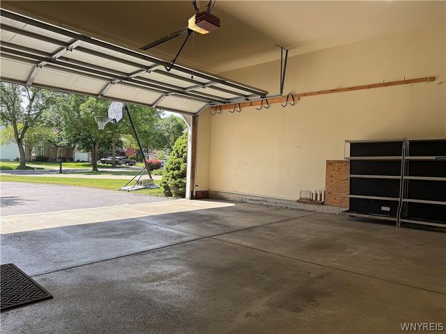 193 Meadow Spring Lane, Amherst, NY 14051