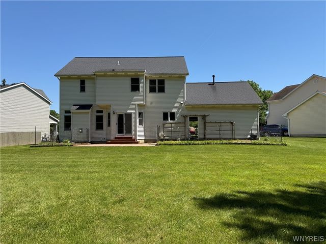 193 Meadow Spring Lane, Amherst, NY 14051