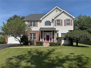 193 Meadow Spring Lane, Amherst, NY 14051