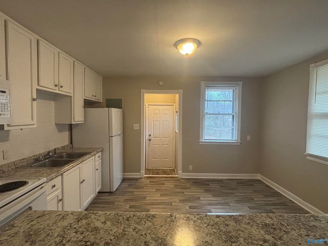 2204 Bide A Wee Drive, Huntsville, AL 35801