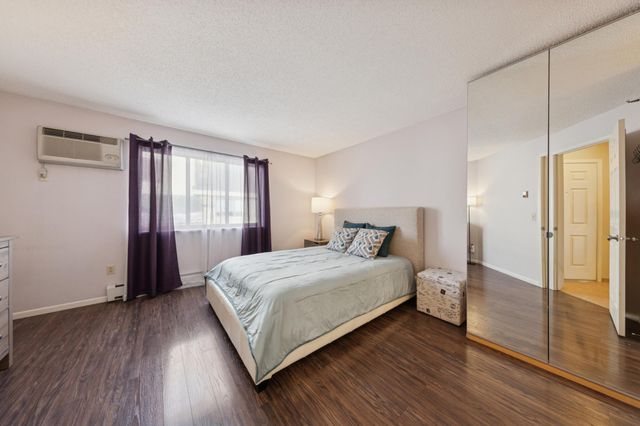 7606 York Avenue S 7208, Edina, MN 55435