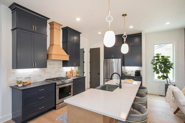 1310 Lillian St, Nashville, TN 37206