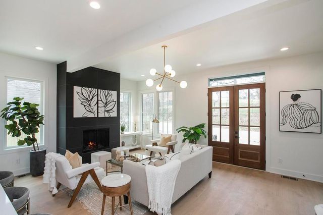 1310 Lillian St, Nashville, TN 37206