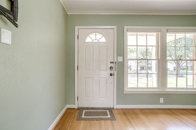 4308 Curzon Avenue, Fort Worth, TX 76107