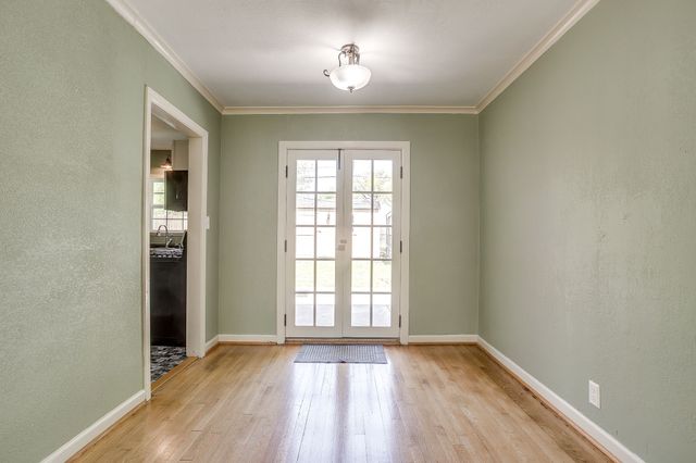 4308 Curzon Avenue, Fort Worth, TX 76107