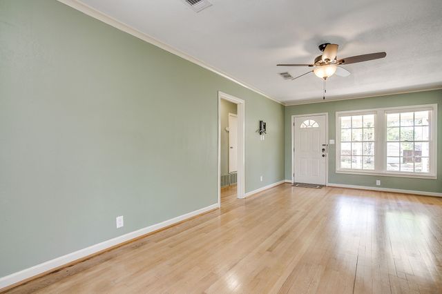 4308 Curzon Avenue, Fort Worth, TX 76107