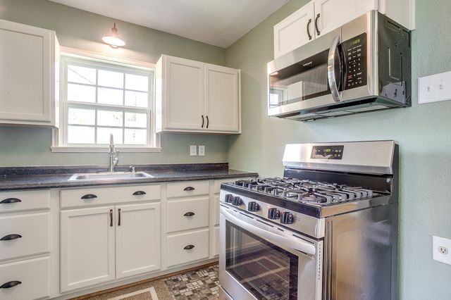 4308 Curzon Avenue, Fort Worth, TX 76107