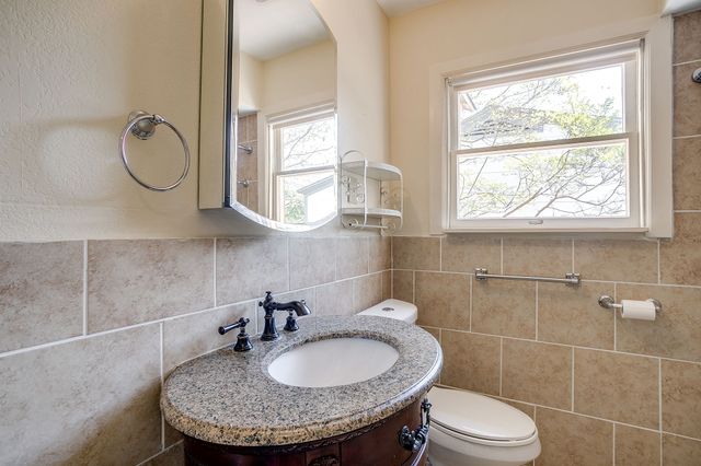 4308 Curzon Avenue, Fort Worth, TX 76107