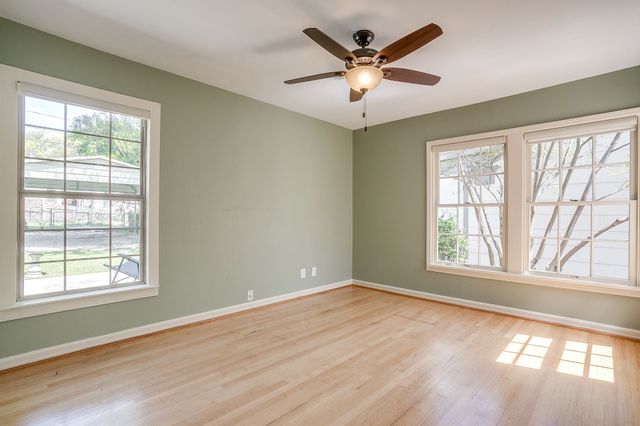 4308 Curzon Avenue, Fort Worth, TX 76107