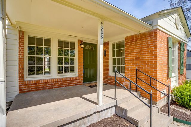 4308 Curzon Avenue, Fort Worth, TX 76107
