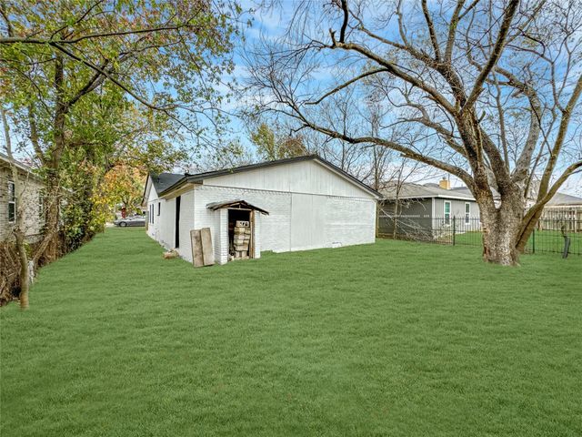 306 Armstrong Street, Houston, TX 77029
