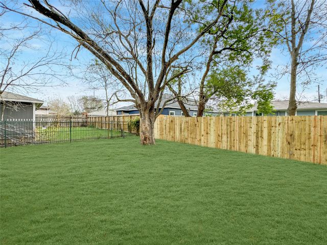 306 Armstrong Street, Houston, TX 77029