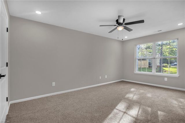 2918 Big Bend DR, Chesapeake, VA 23321