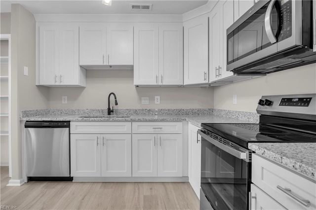 2918 Big Bend DR, Chesapeake, VA 23321