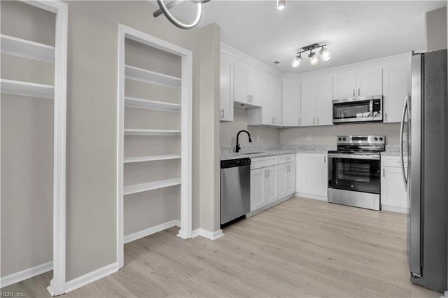 2918 Big Bend DR, Chesapeake, VA 23321