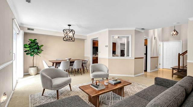 1735 Portsmith Lane 8-3, Arlington Heights, IL 60004