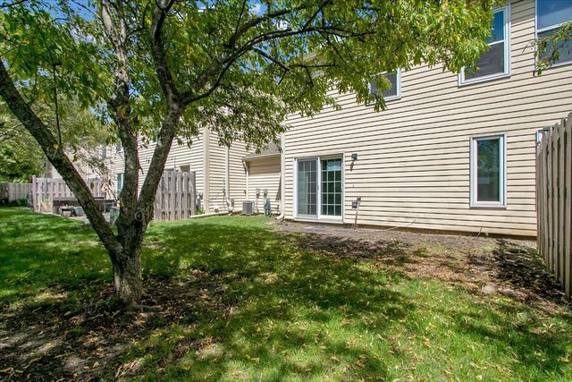 1735 Portsmith Lane 8-3, Arlington Heights, IL 60004