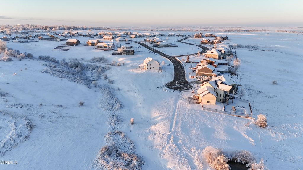 6629 Darby Lane, Williston, ND 58801 photo 5