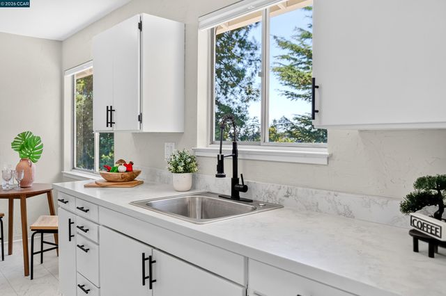 3027 Keith Dr, Richmond, CA 94803