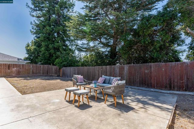 3027 Keith Dr, Richmond, CA 94803