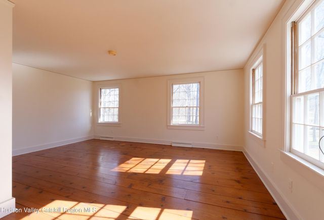 82 Scott Road, Hudson, NY 12534