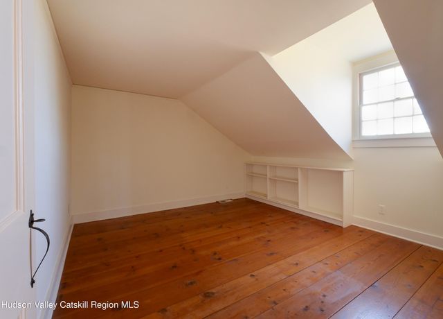 82 Scott Road, Hudson, NY 12534