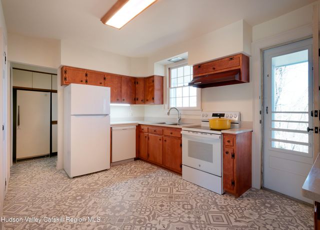 82 Scott Road, Hudson, NY 12534