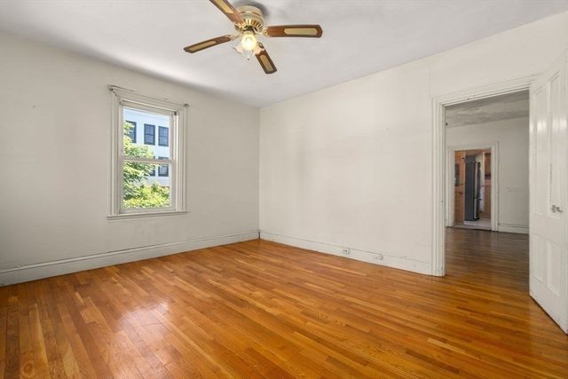 4 Magnolia Pl, Boston, MA 02125
