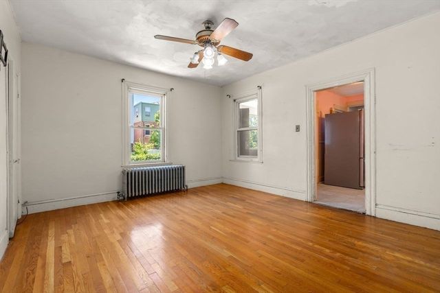4 Magnolia Pl, Boston, MA 02125