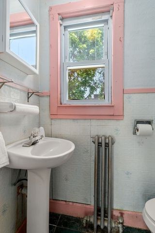 4 Magnolia Pl, Boston, MA 02125
