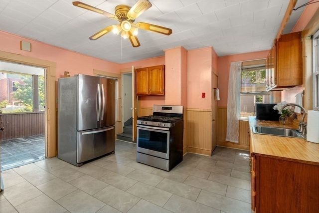 4 Magnolia Pl, Boston, MA 02125
