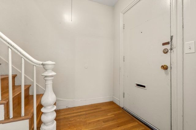 4 Magnolia Pl, Boston, MA 02125