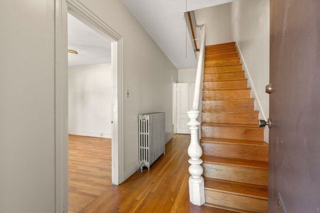 4 Magnolia Pl, Boston, MA 02125