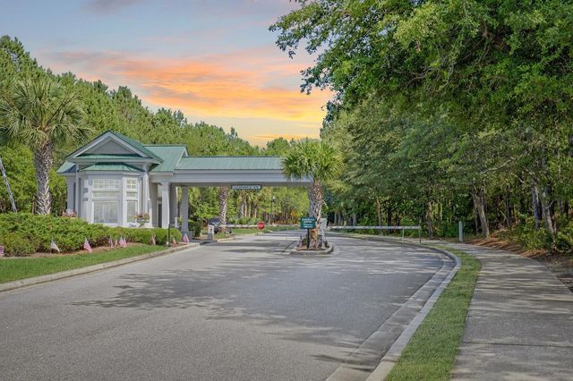 124 Charles Towne Ln., Murrells Inlet, SC 29576