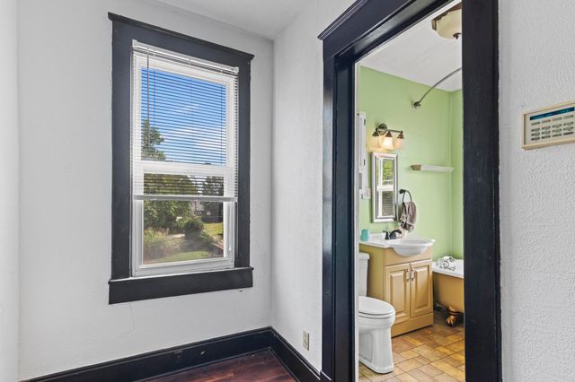 424 East Locust Street, Springfield, MO 65803