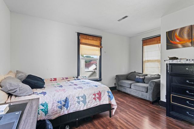 424 East Locust Street, Springfield, MO 65803