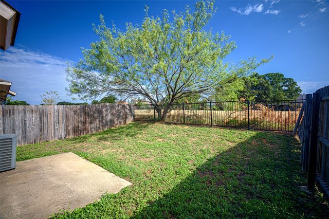 1314 Piedmont Drive, Mansfield, TX 76063